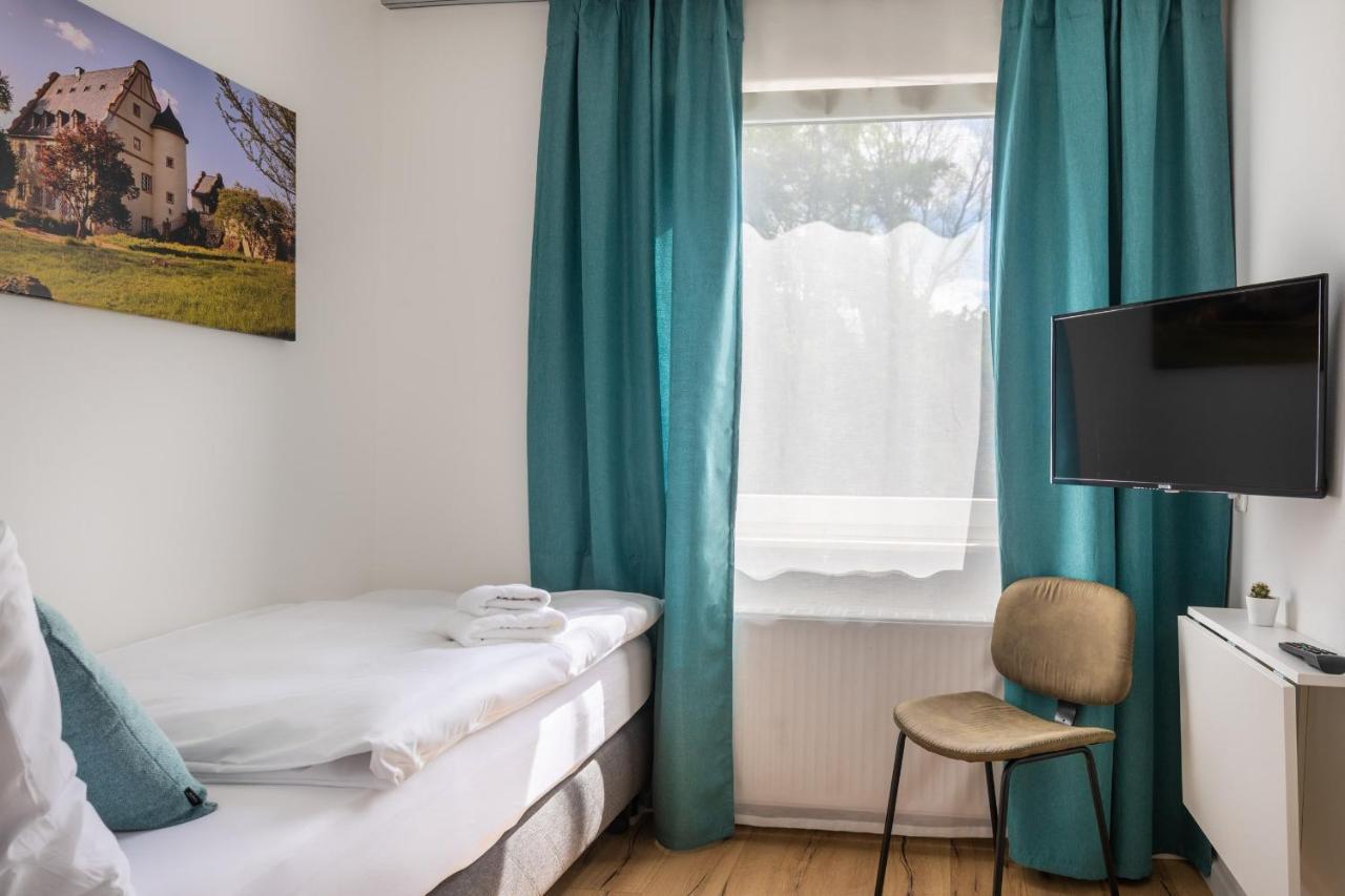 Hotel Clement - Bed & Breakfast Ingelheim am Rhein Εξωτερικό φωτογραφία